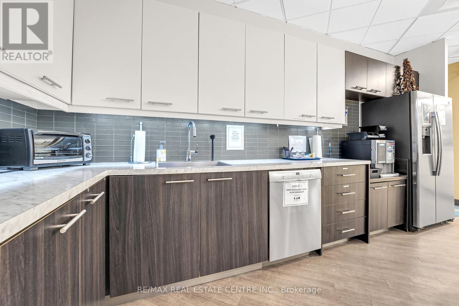 25 - 1100 Burloak Drive, Burlington (Industrial Burlington), Ontario  L7L 6B2 - Photo 8 - W11944772