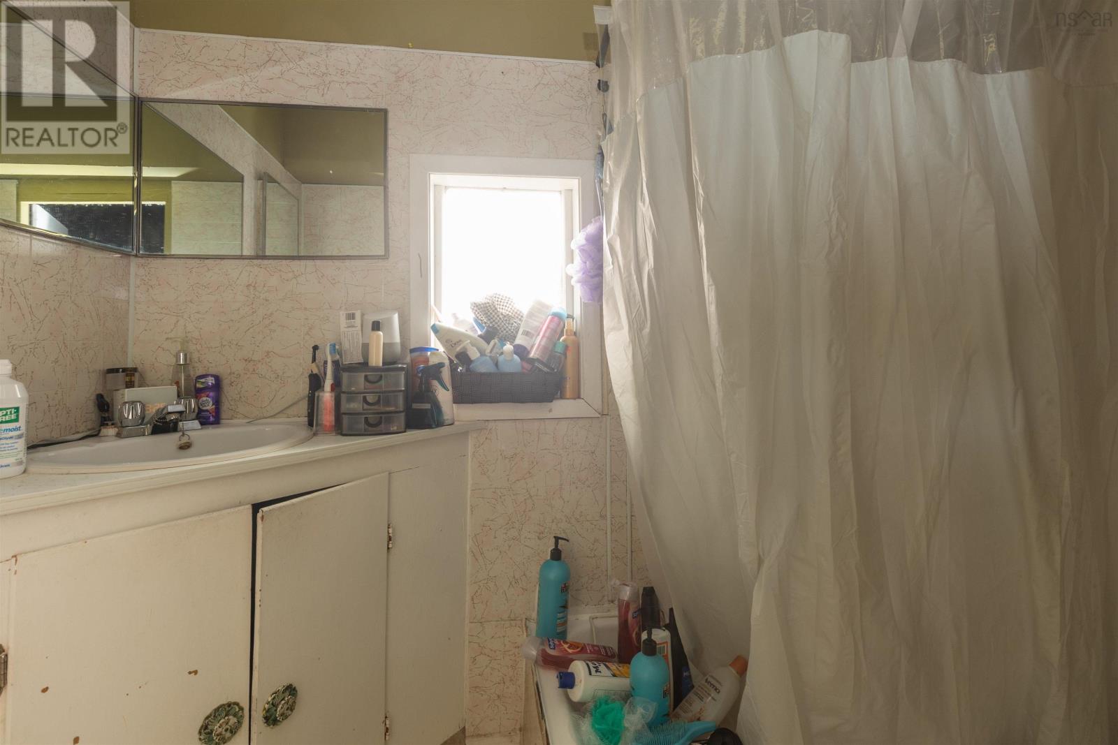 9 Elm Street, Yarmouth, Nova Scotia  B5A 2P6 - Photo 19 - 202501740