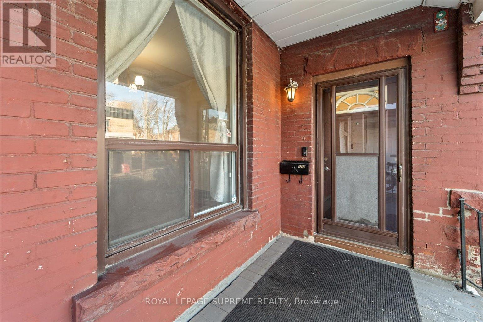 Property at 1309 KING STREET W image 4