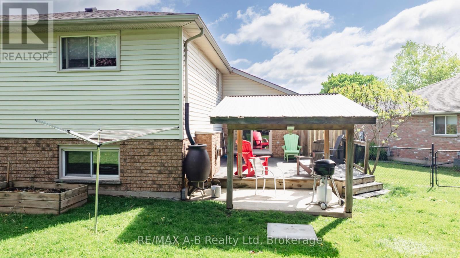 36 Meadowridge Drive, St. Marys, Ontario  N4X 1B7 - Photo 32 - X11944670