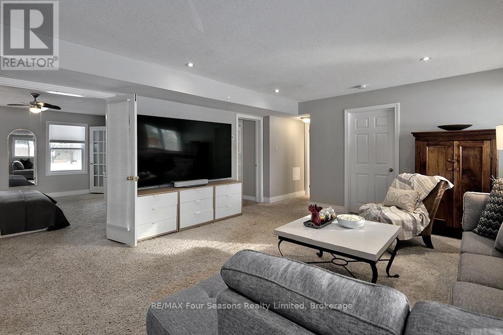 Property at 104 LAURIE'S COURT image 3
