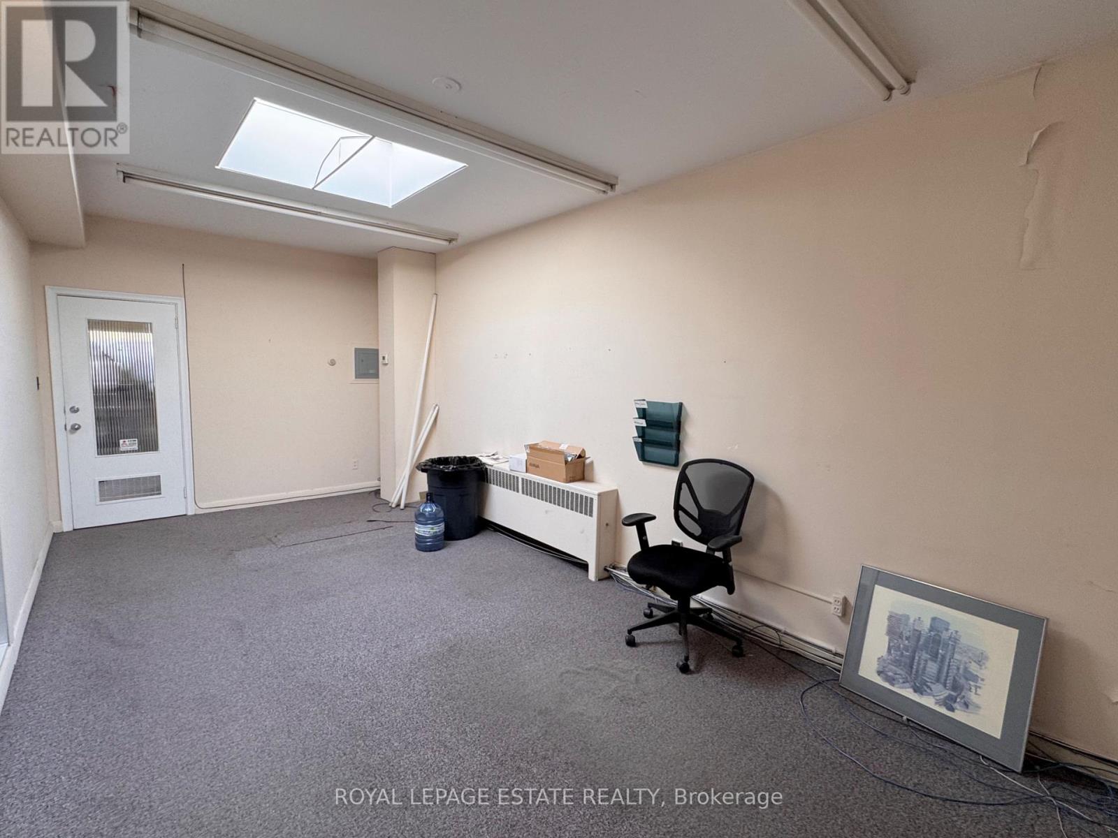 202a - 4894-96 Dundas Street W, Toronto, Ontario  M9A 1B5 - Photo 2 - W11190044