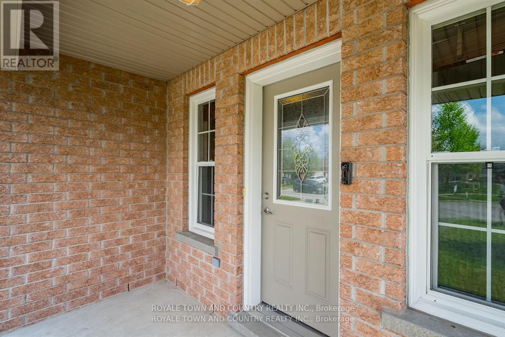 54 Laurent Boulevard, Kawartha Lakes, Ontario  K9J 6J7 - Photo 4 - X11944956