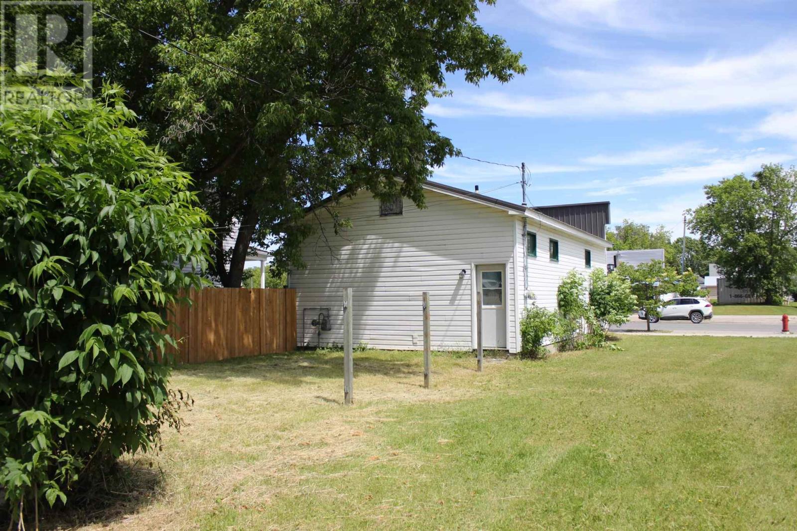 317 Fourth St, Rainy River, Ontario  P0W 1L0 - Photo 5 - TB241850