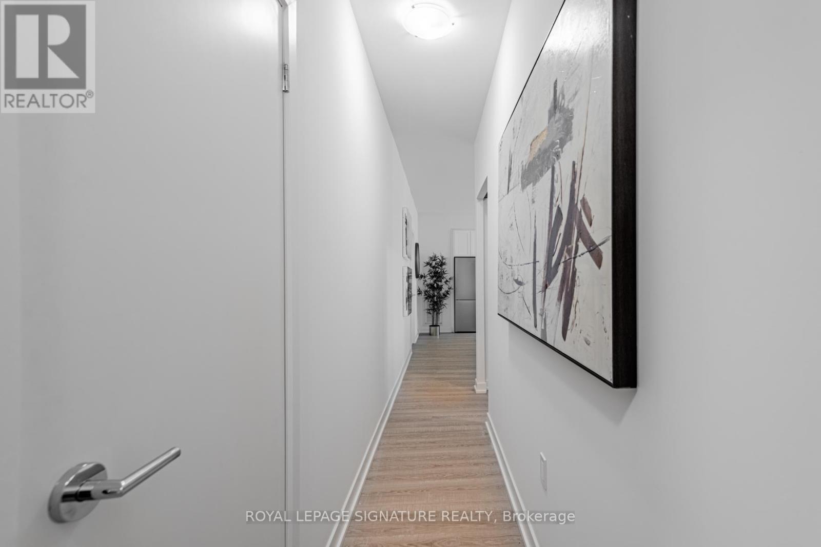Property at 215 - 250 LAWRENCE AVENUE W image 3
