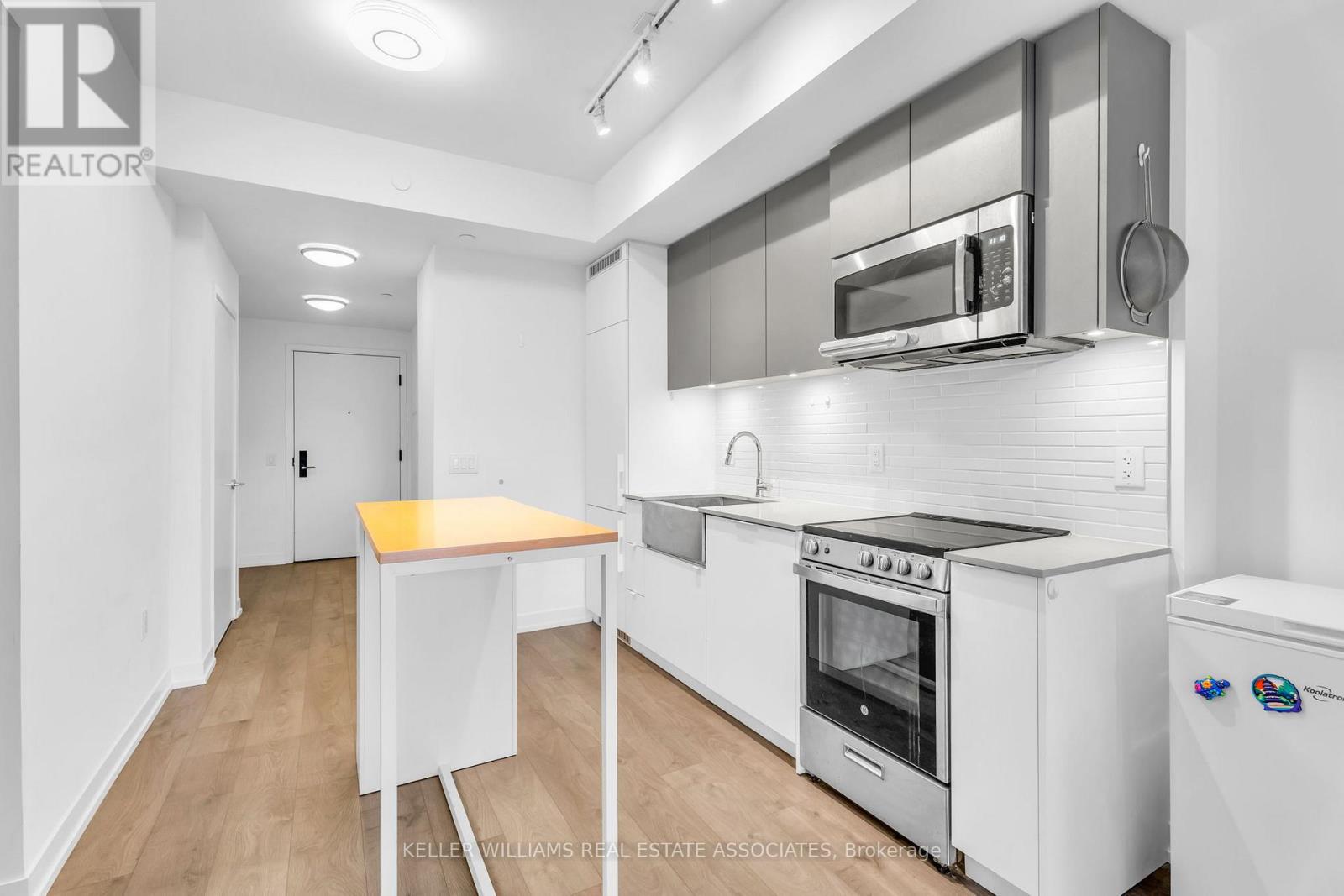 Property at 329 - 270 DUFFERIN STREET image 3