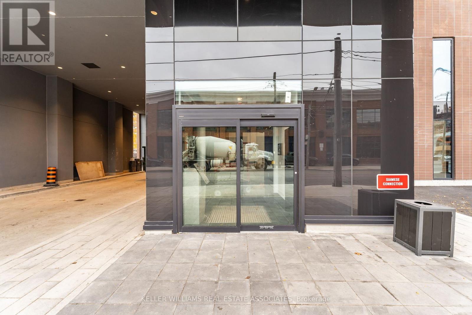 Property at 329 - 270 DUFFERIN STREET image 5