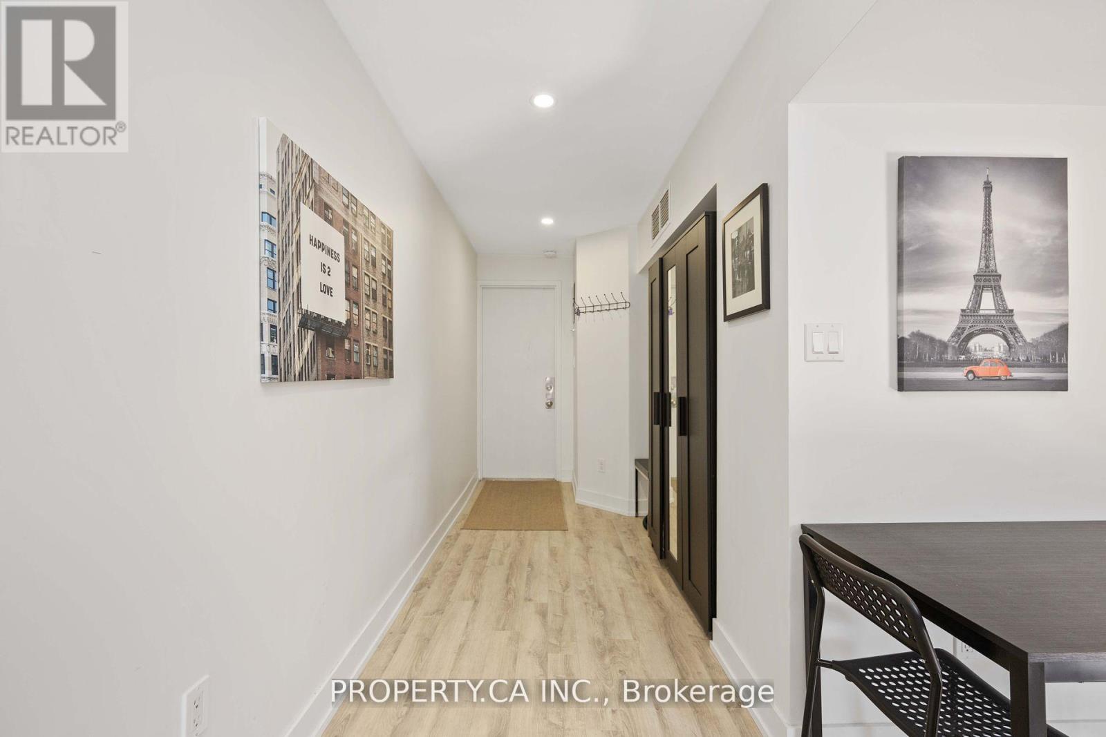 252 SOUDAN AVENUE, Toronto, Ontario