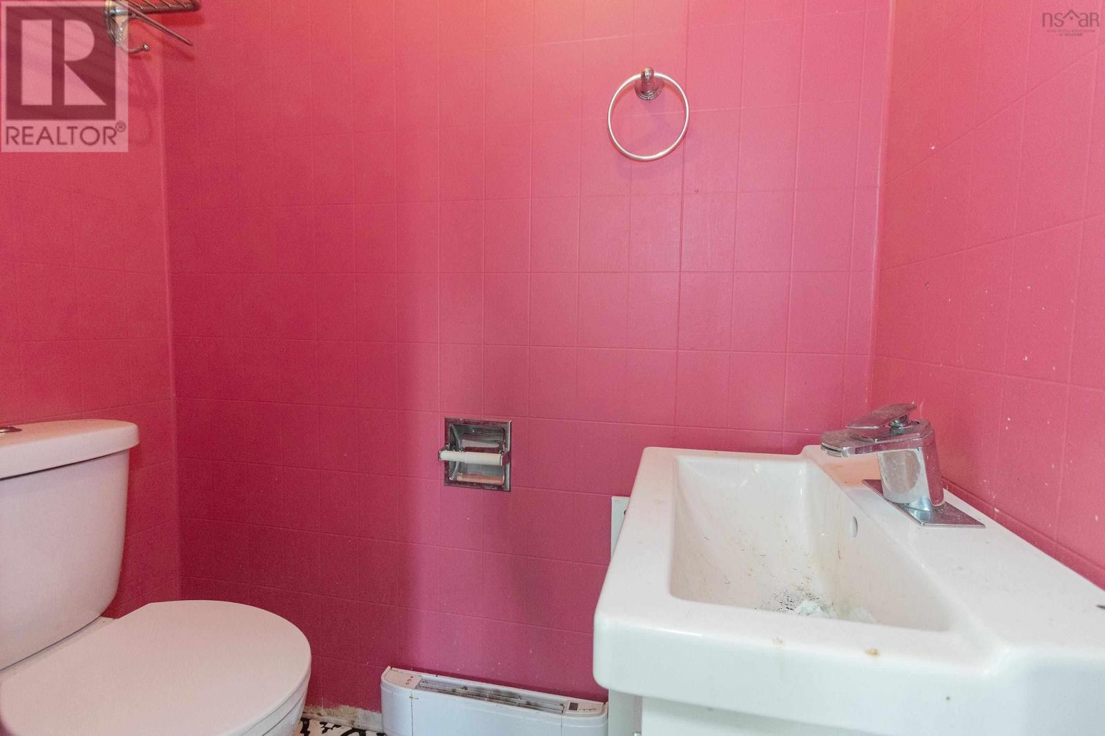 1 Horton Avenue, Springhill, Nova Scotia  B0M 1X0 - Photo 11 - 202501835