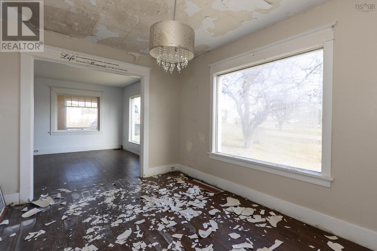 1 Horton Avenue, Springhill, Nova Scotia  B0M 1X0 - Photo 15 - 202501835