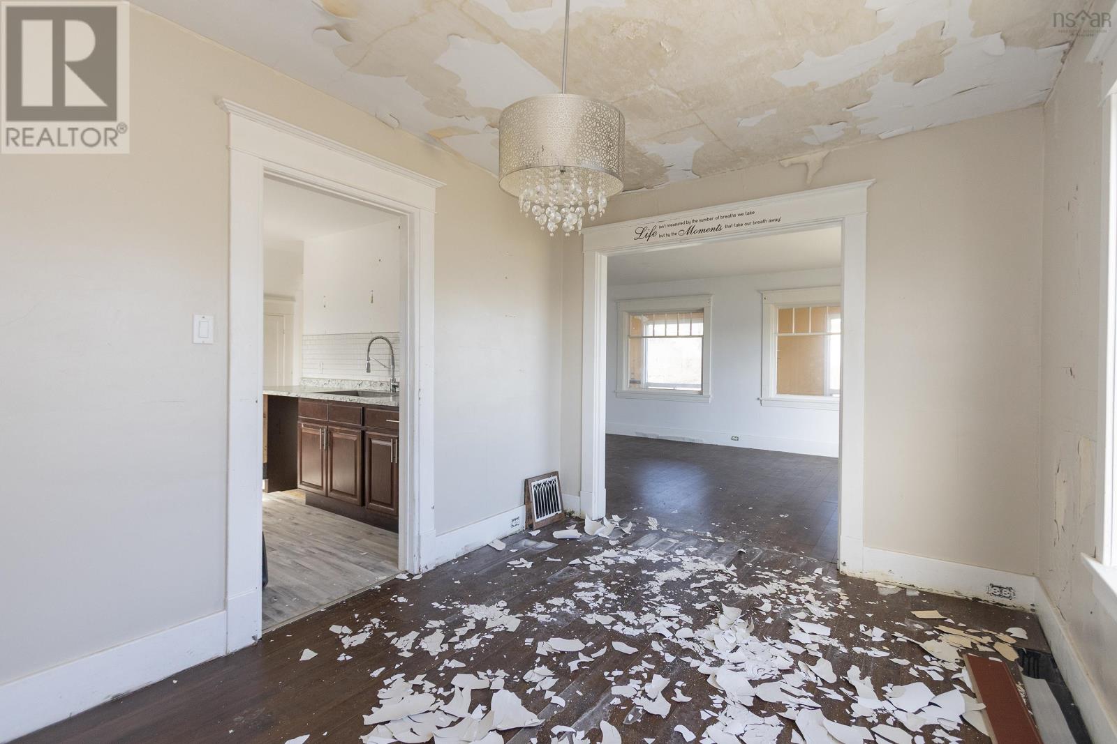 1 Horton Avenue, Springhill, Nova Scotia  B0M 1X0 - Photo 16 - 202501835