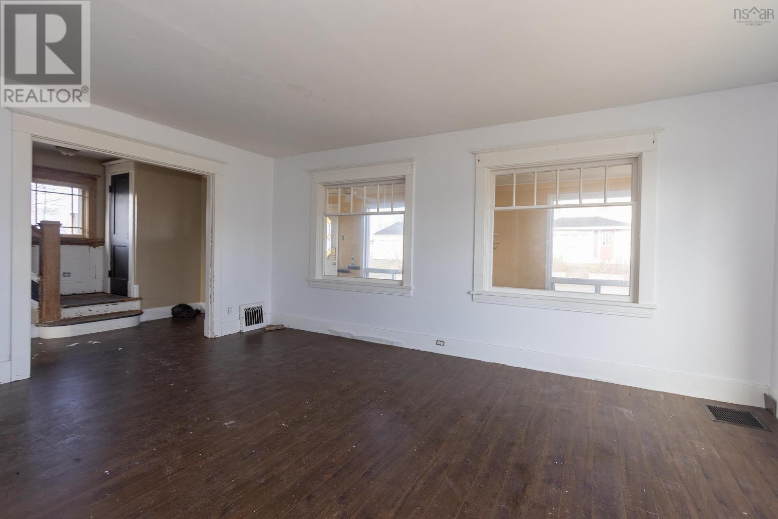 1 Horton Avenue, Springhill, Nova Scotia  B0M 1X0 - Photo 17 - 202501835