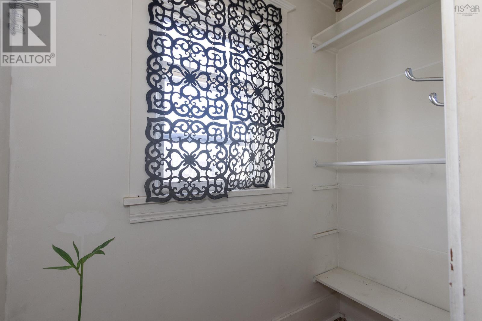 1 Horton Avenue, Springhill, Nova Scotia  B0M 1X0 - Photo 28 - 202501835