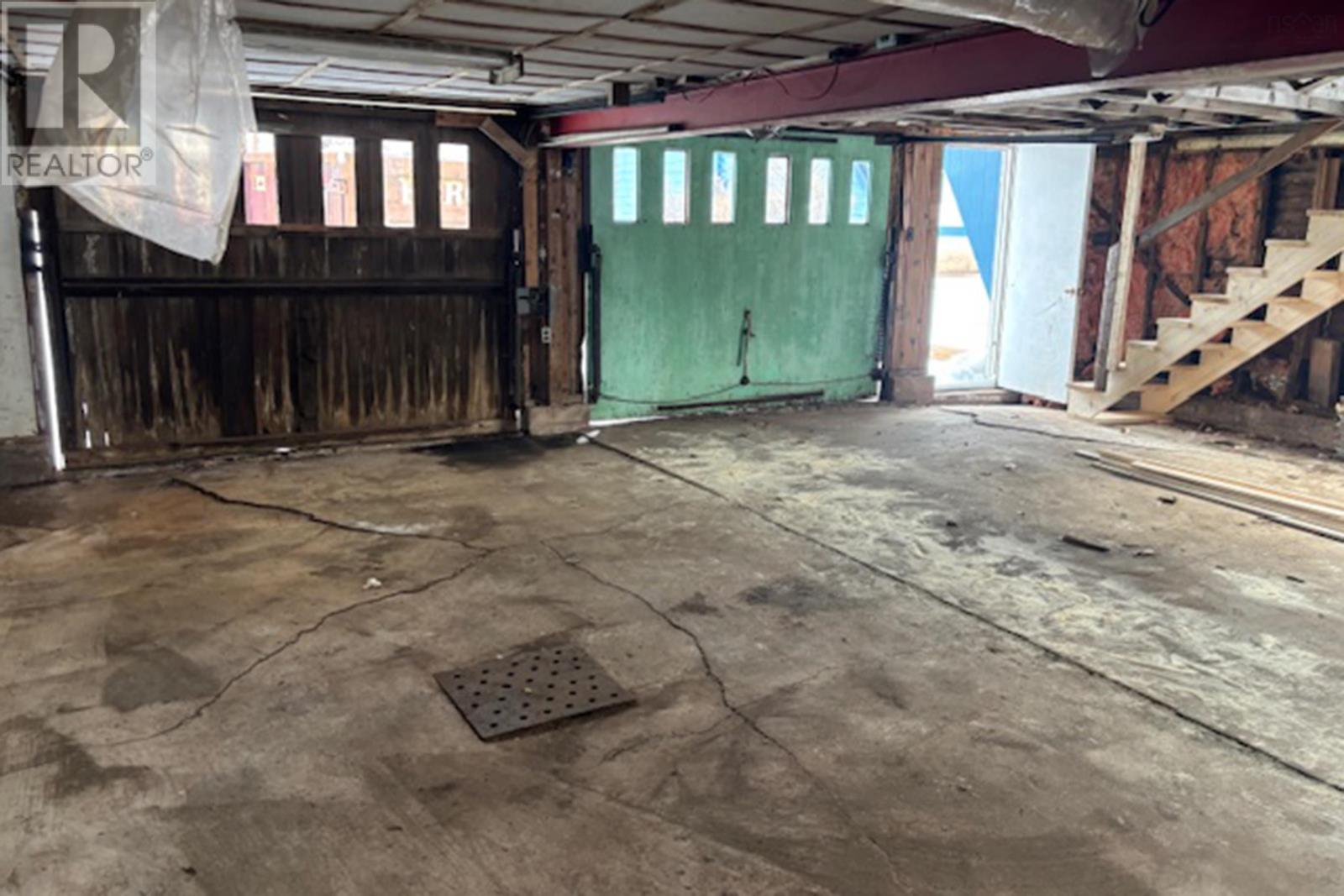 1 Horton Avenue, Springhill, Nova Scotia  B0M 1X0 - Photo 6 - 202501835