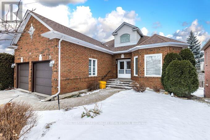 Property at 15 KIRKWOOD CRESCENT image 4