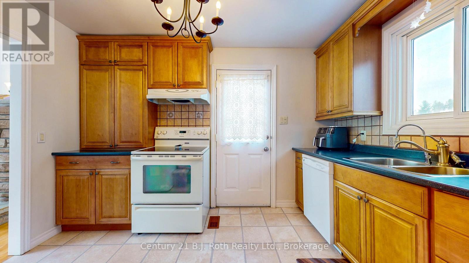 3245 Grayshott Drive, Severn, Ontario  L3V 0Y3 - Photo 7 - S11945105