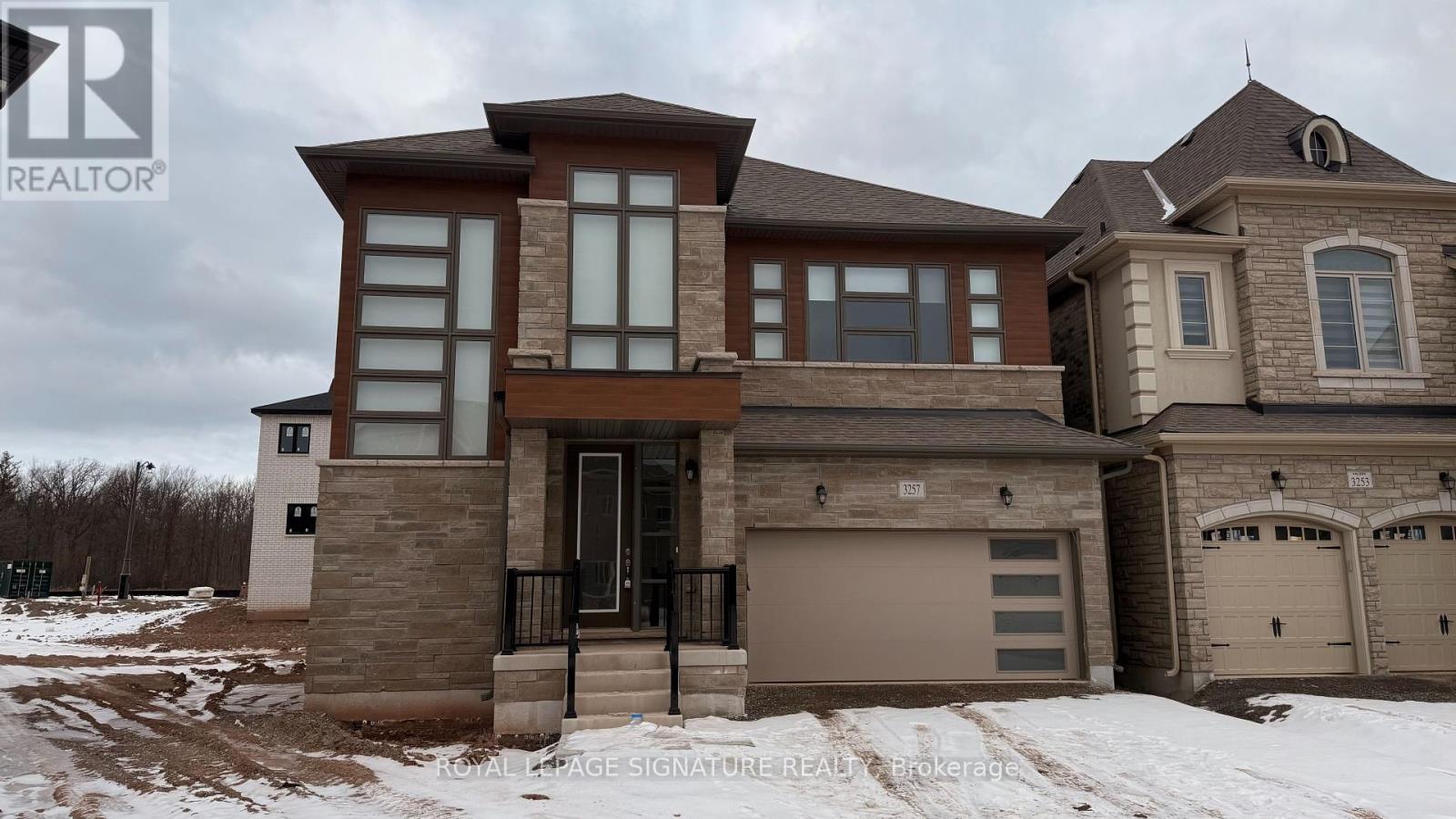 3257 DOVE DRIVE, Oakville, Ontario