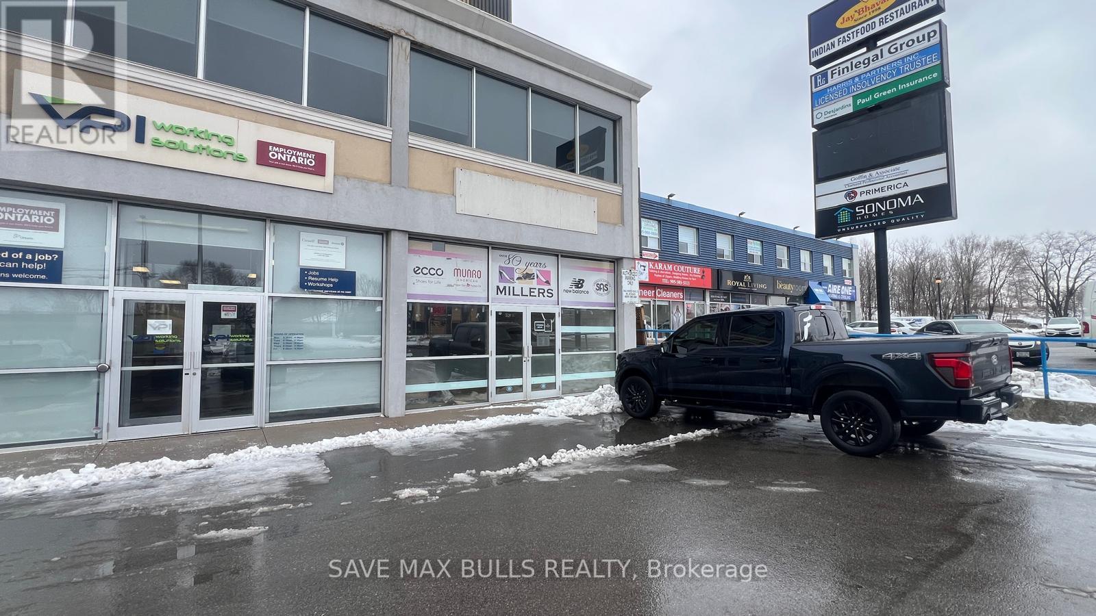 201 - 1051 Upper James Street, Hamilton (Greeningdon), Ontario  L9C 3A6 - Photo 4 - X11945255