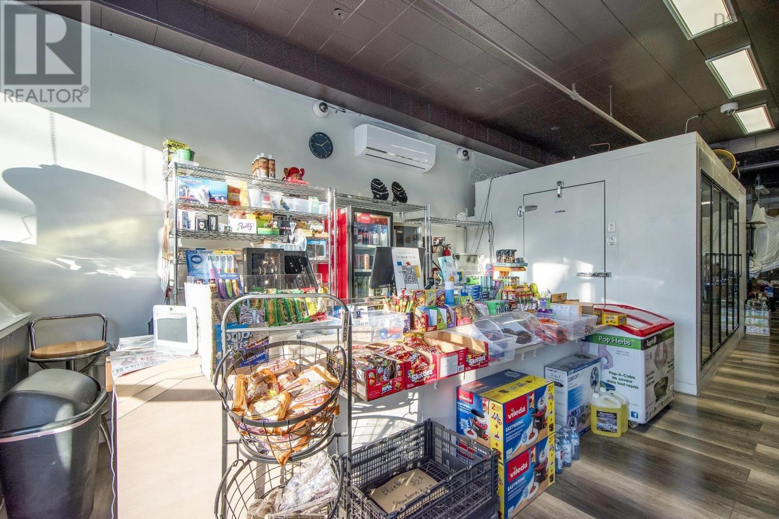 6083 South Street, Halifax Peninsula, Nova Scotia  B3H 1T2 - Photo 3 - 202501850