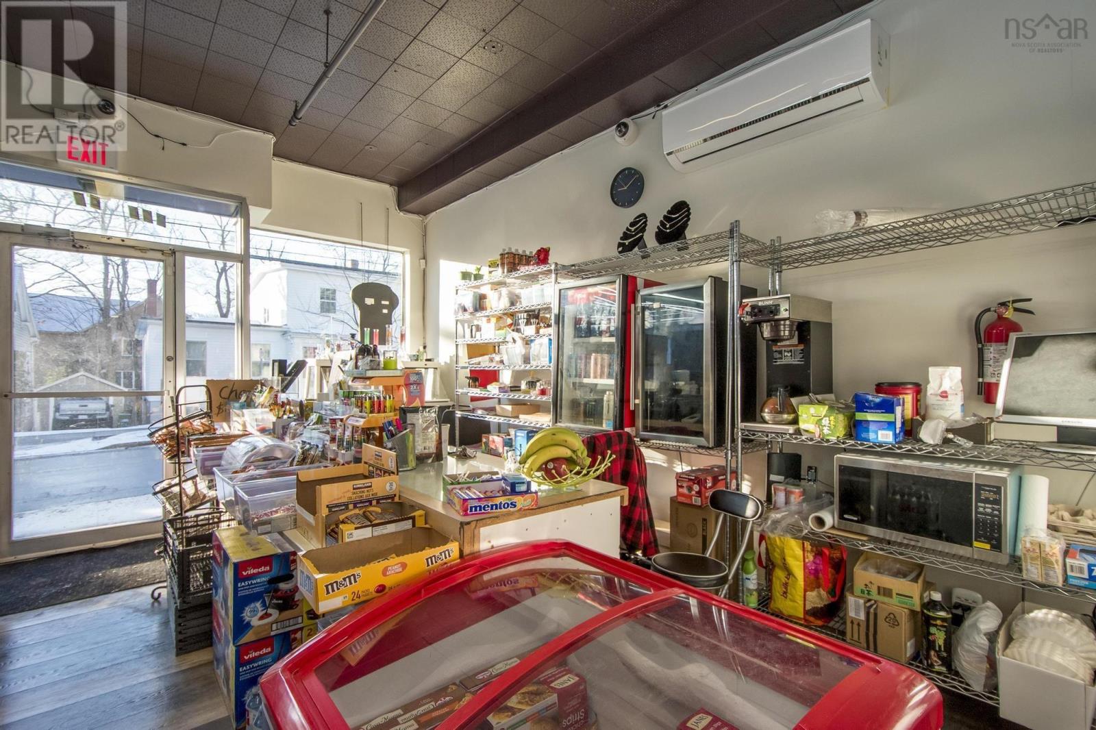 6083 South Street, Halifax Peninsula, Nova Scotia  B3H 1T2 - Photo 4 - 202501850