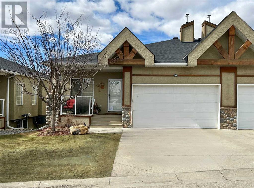 37 Rowland Lane, okotoks, Alberta