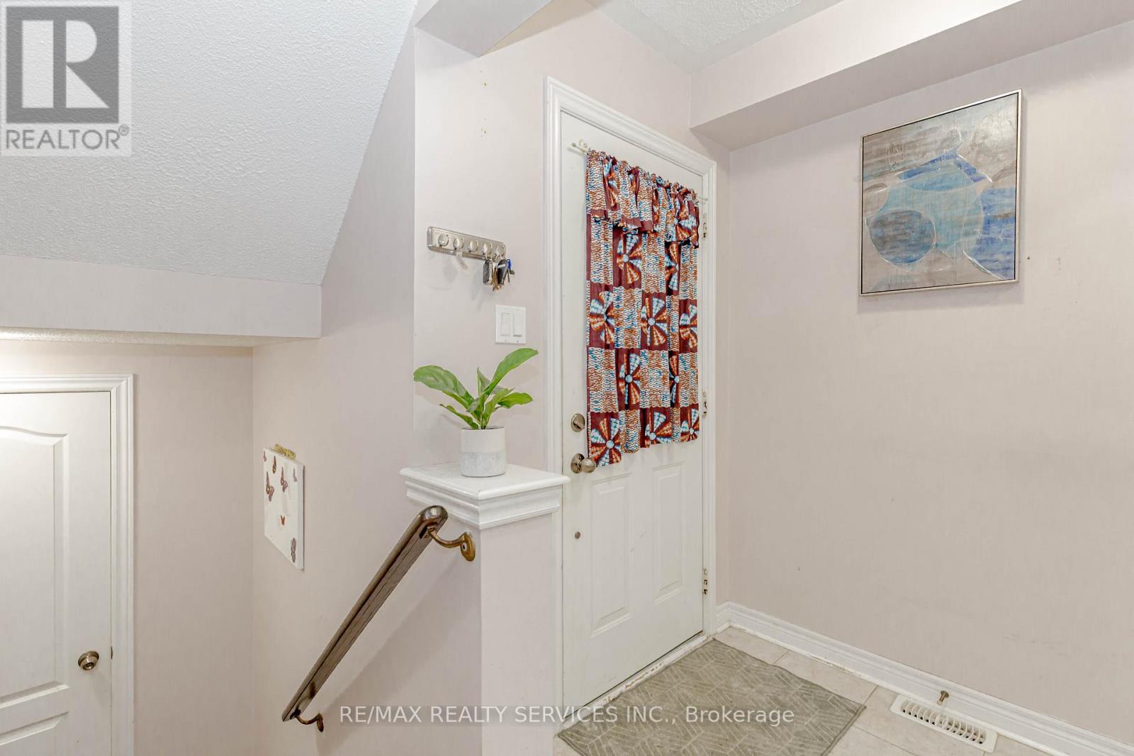 Property at 3120 HIGHBOURNE CRESCENT image 3
