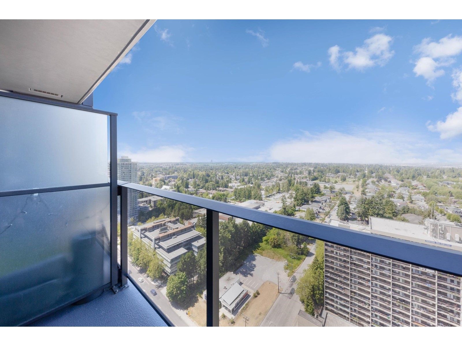 2704 13615 Fraser Highway, Surrey, British Columbia  V3T 0P7 - Photo 14 - R2960436