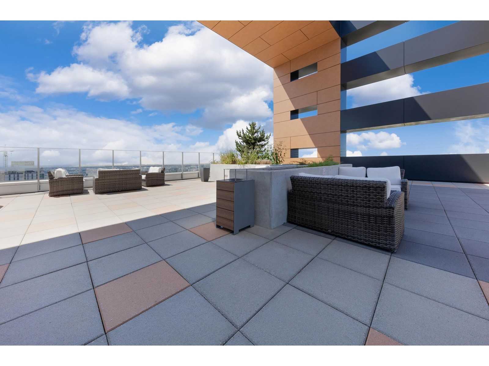 2704 13615 Fraser Highway, Surrey, British Columbia  V3T 0P7 - Photo 17 - R2960436