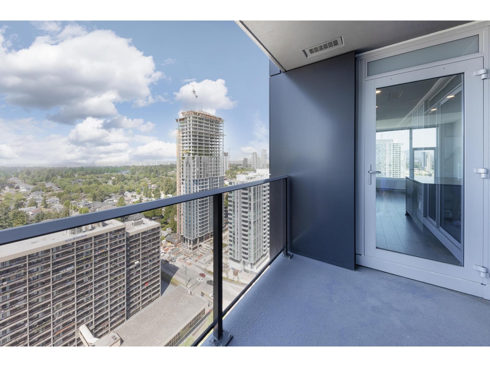 2704 13615 Fraser Highway, Surrey, British Columbia  V3T 0P7 - Photo 15 - R2960436