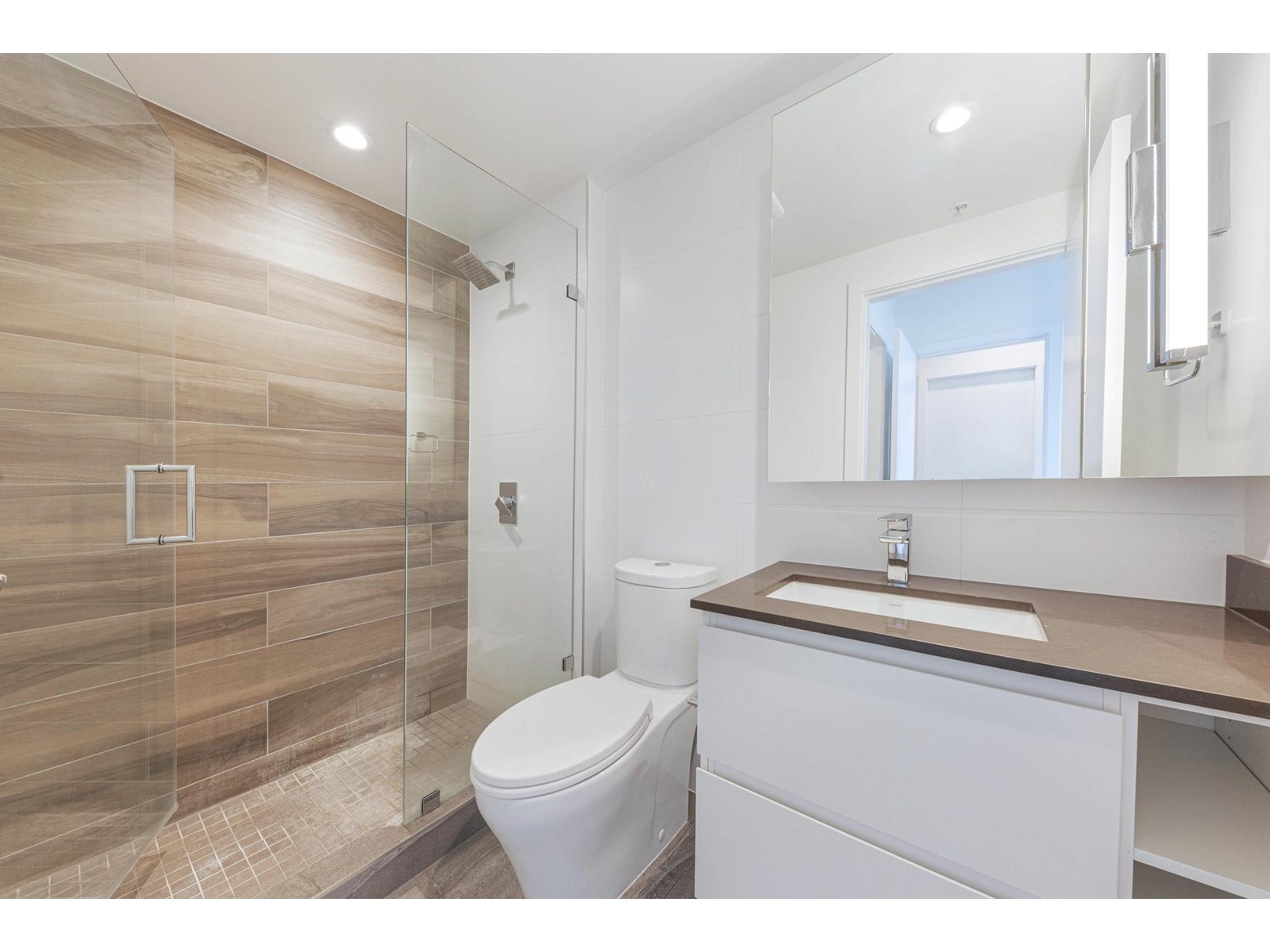 Property at 2704 13615 FRASER HIGHWAY image 3