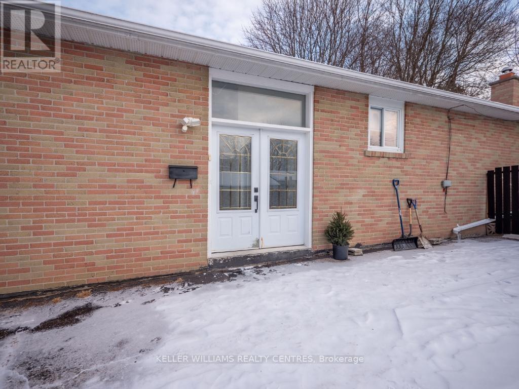 Upper - 807 Greenfield Crescent, Newmarket, Ontario  L3Y 3B2 - Photo 3 - N11945435