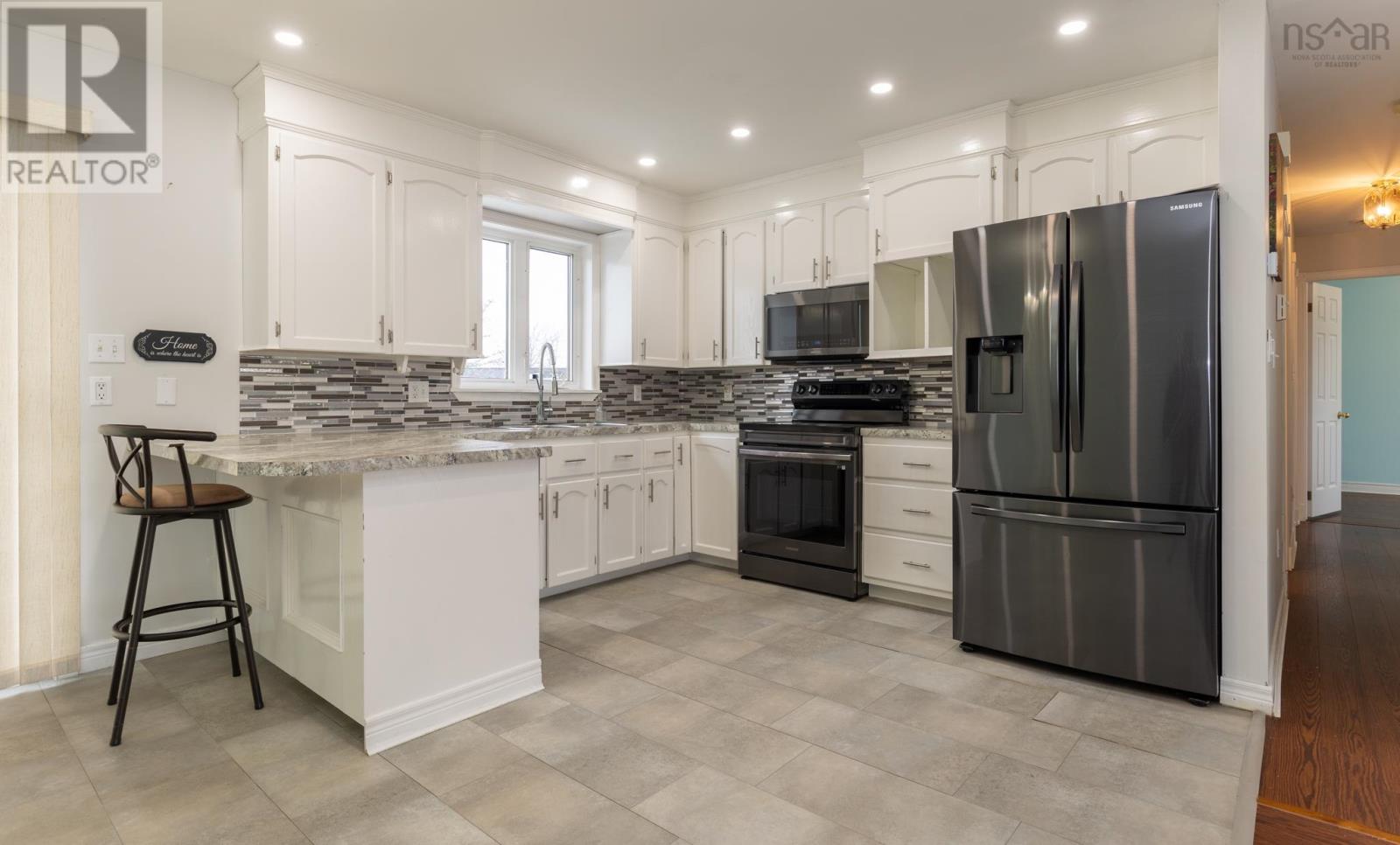 486 Brunswick Street, Yarmouth, Nova Scotia  B5A 4S1 - Photo 6 - 202500184