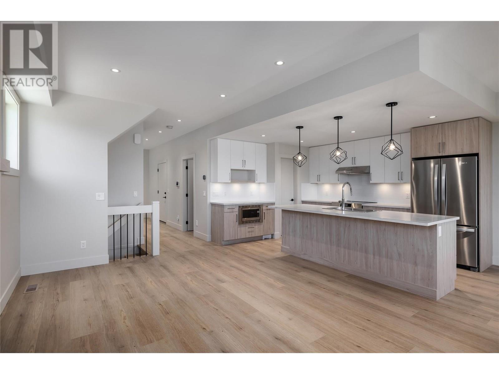 Property at 896 Dehart Road image 4