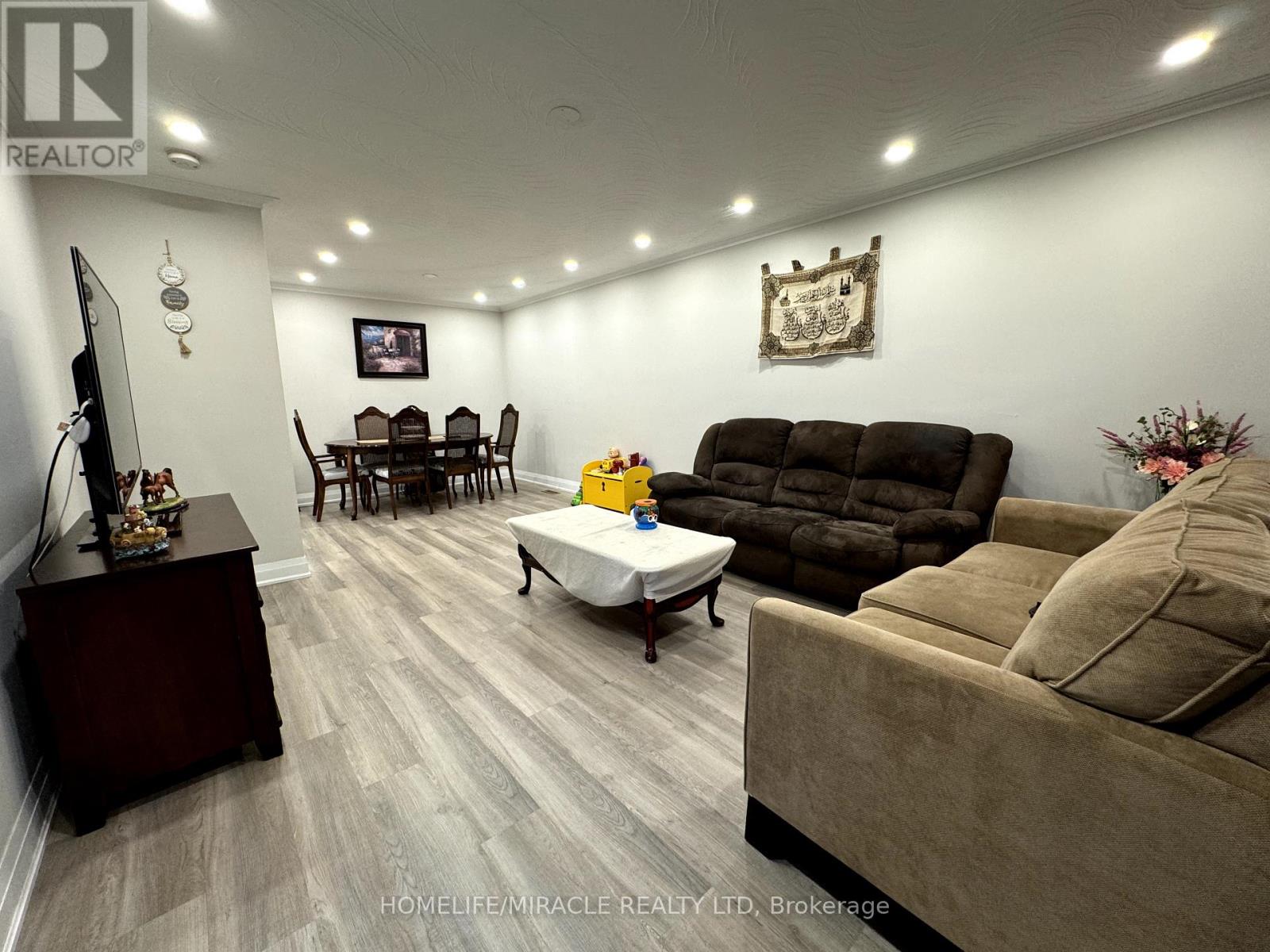 3361 The Credit Woodlands, Mississauga, Ontario  L5C 2J9 - Photo 8 - W11944347