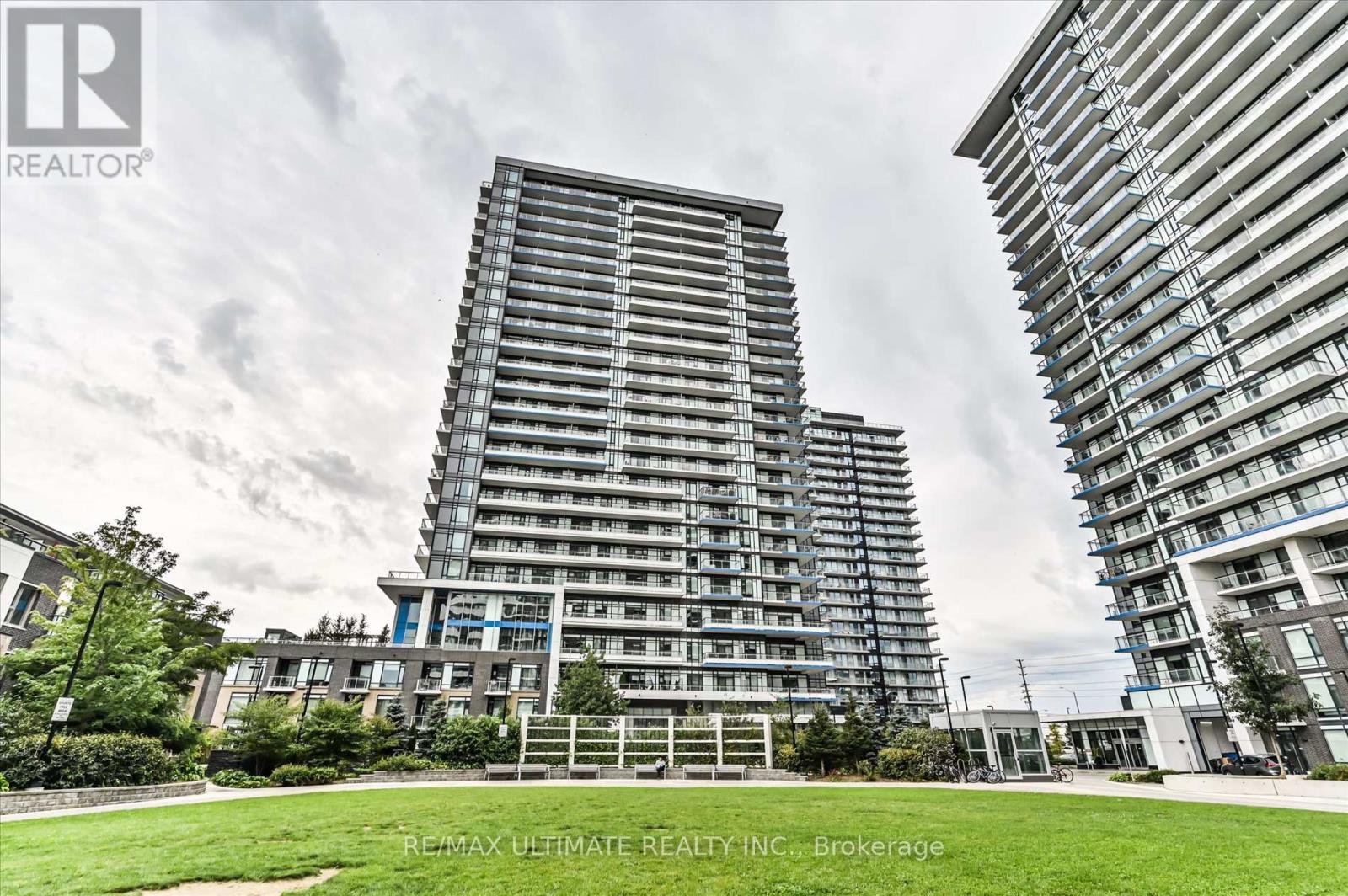 2108 - 2560 Eglinton Avenue W, Mississauga, Ontario  L5M 0Y3 - Photo 3 - W11945662