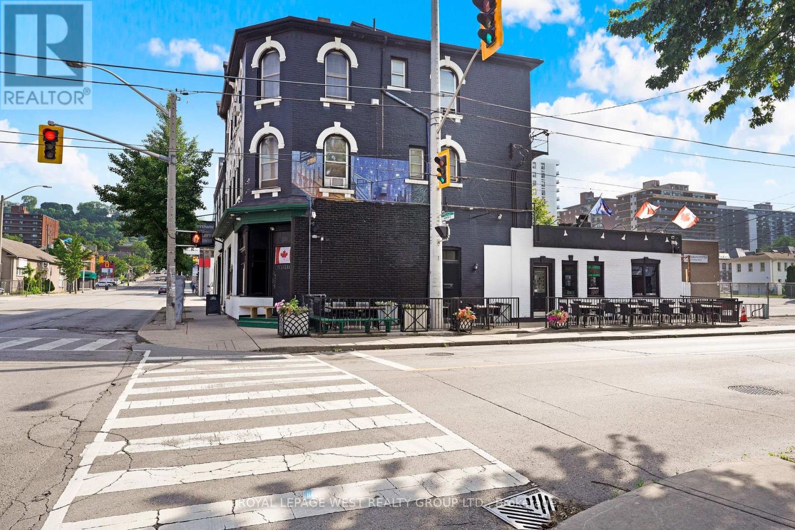 Property at 174 JOHN STREET S image 1
