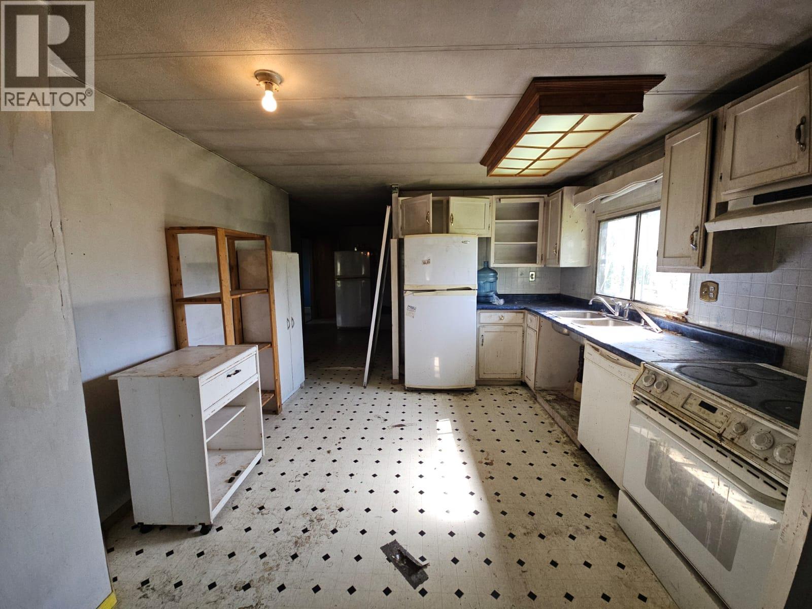 6099 Hillview Sub, Chetwynd, British Columbia V0C 1J0 - Photo 12 - 10331741