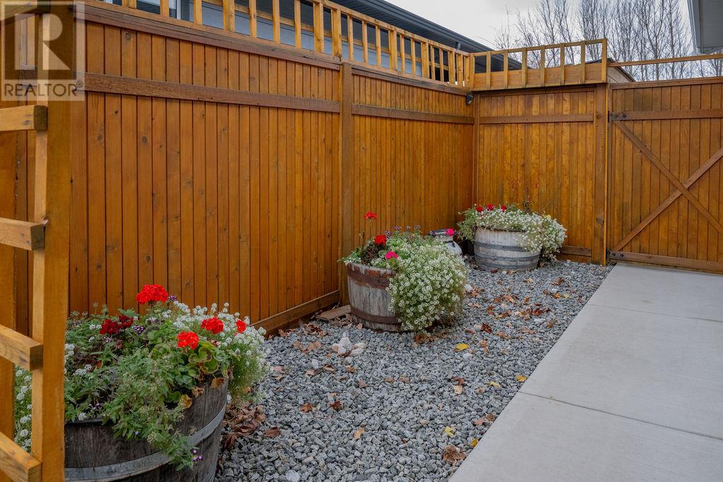Property at 230 Bunchgrass Avenue image 5