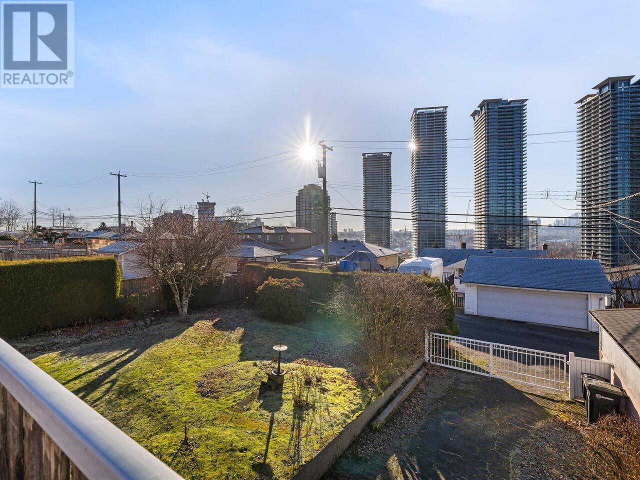 Listing Picture 10 of 20 : 4780 BRENTLAWN DRIVE, Burnaby / 本拿比 - 魯藝地產 Yvonne Lu Group - MLS Medallion Club Member
