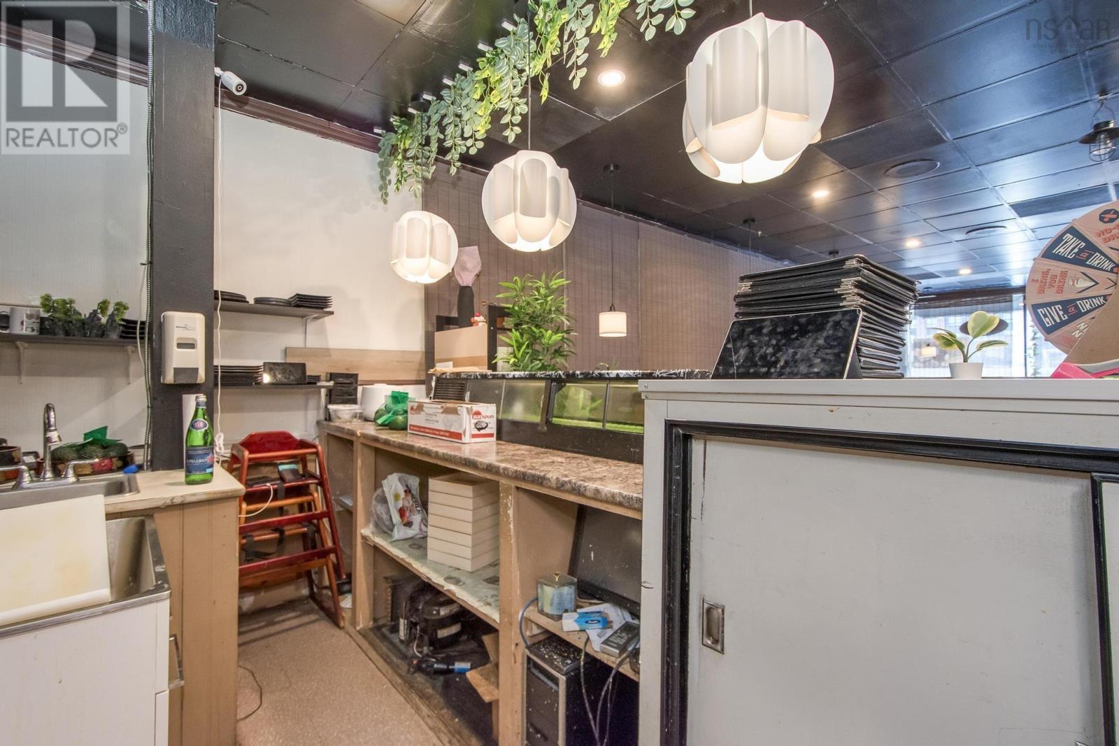 6253 Quinpool Road, Halifax, Nova Scotia  B3L 1A4 - Photo 15 - 202501873