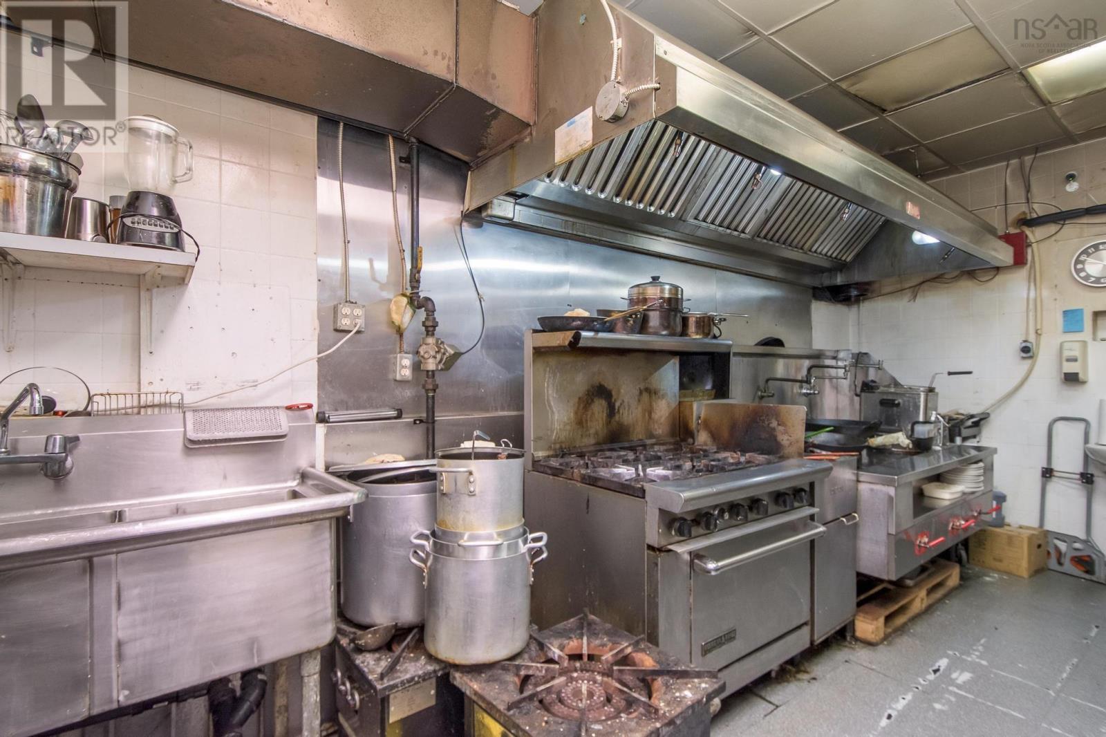 6253 Quinpool Road, Halifax, Nova Scotia  B3L 1A4 - Photo 22 - 202501873