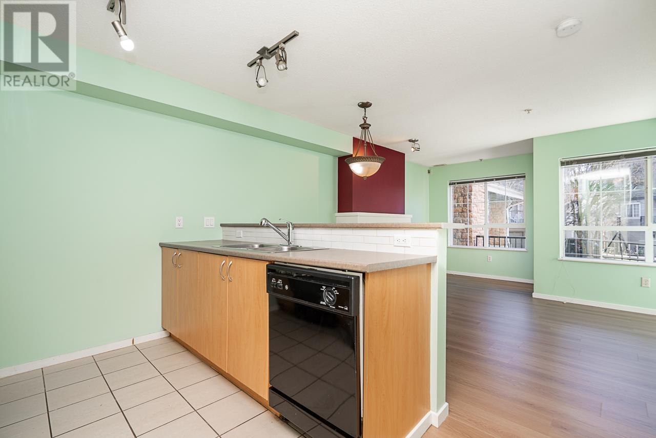 Listing Picture 6 of 28 : 109 9233 GOVERNMENT STREET, Burnaby / 本拿比 - 魯藝地產 Yvonne Lu Group - MLS Medallion Club Member