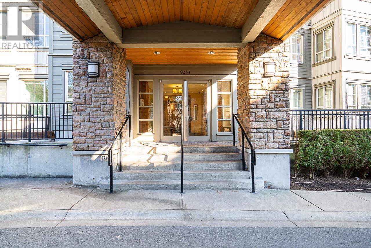 Listing Picture 4 of 28 : 109 9233 GOVERNMENT STREET, Burnaby / 本拿比 - 魯藝地產 Yvonne Lu Group - MLS Medallion Club Member