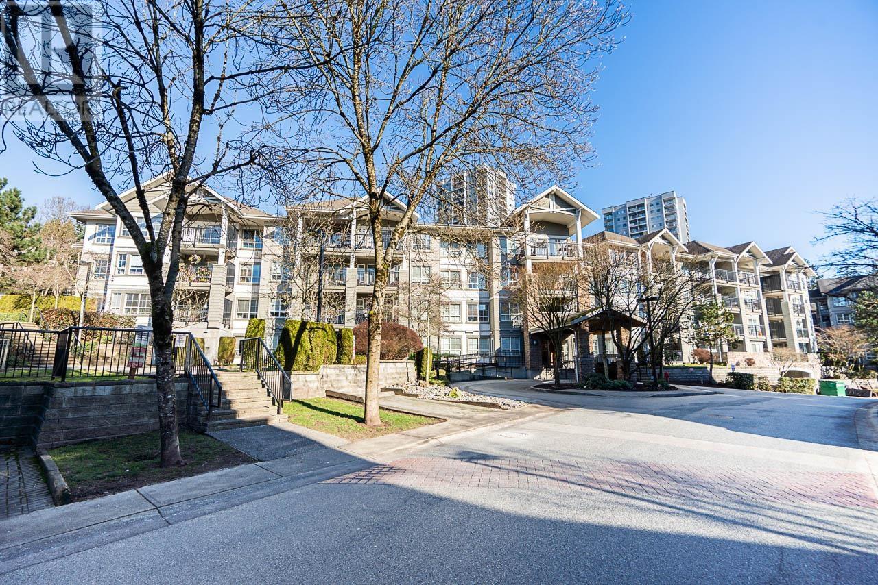 Listing Picture 2 of 28 : 109 9233 GOVERNMENT STREET, Burnaby / 本拿比 - 魯藝地產 Yvonne Lu Group - MLS Medallion Club Member