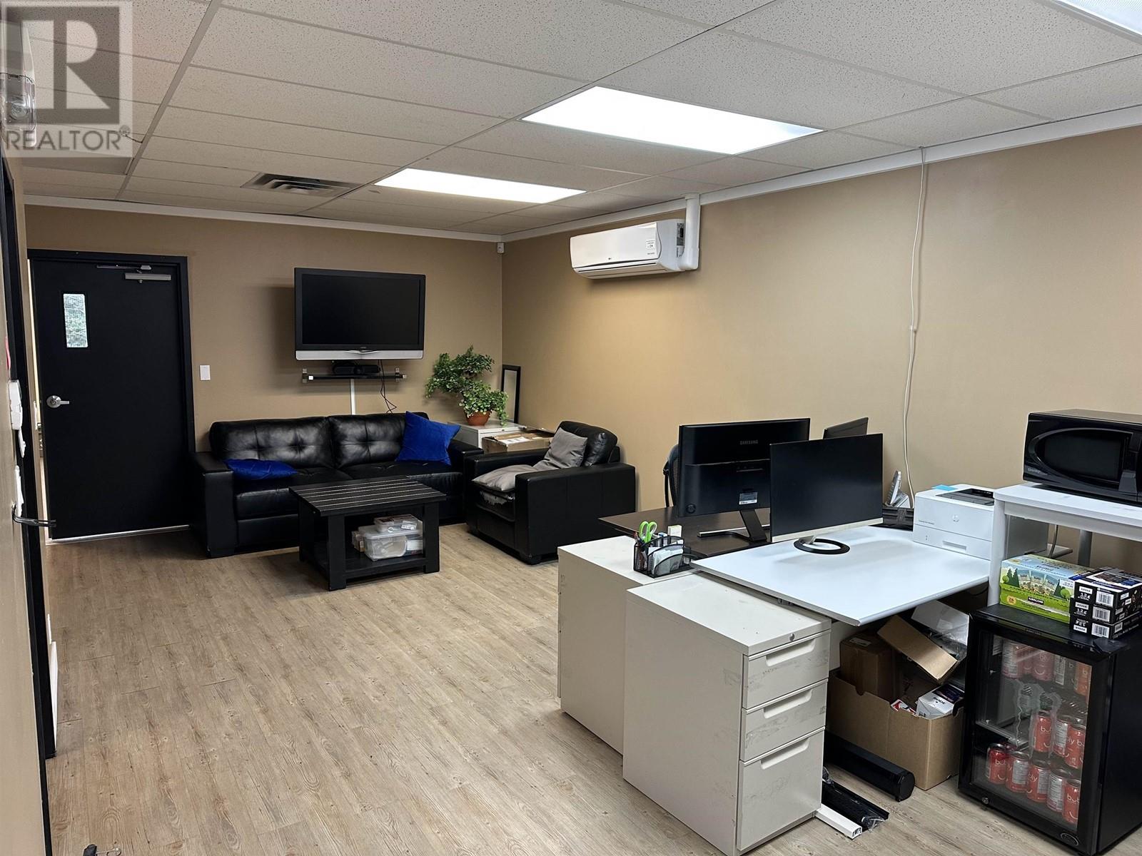 B 3981 Kingsway, Burnaby, British Columbia  V5H 1Y7 - Photo 3 - C8066164