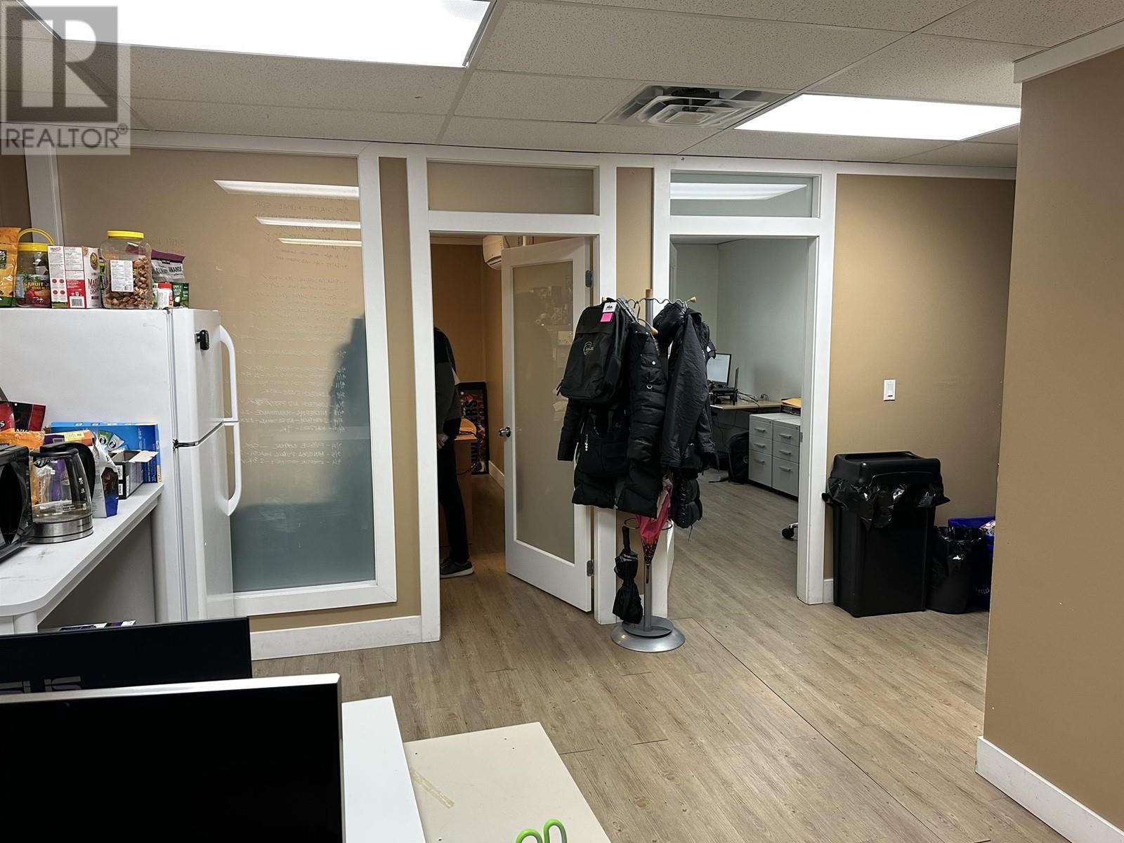 B 3981 Kingsway, Burnaby, British Columbia  V5H 1Y7 - Photo 5 - C8066164