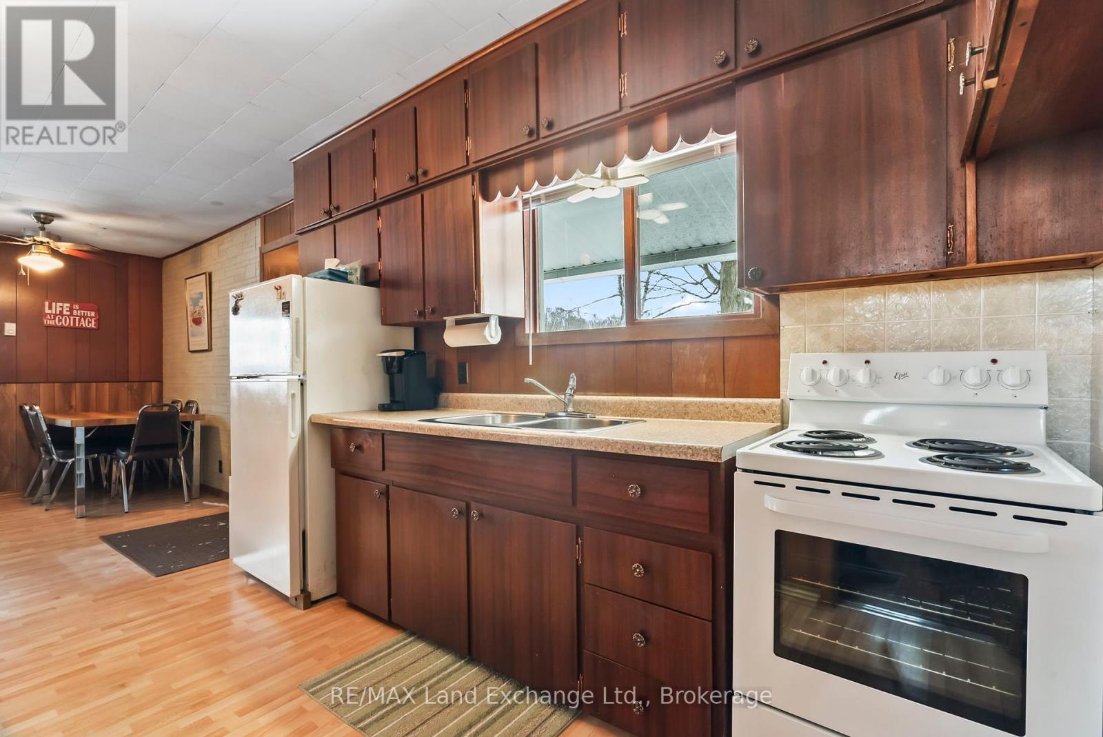22 Southampton Parkway, South Bruce Peninsula, Ontario  N0H 2G0 - Photo 7 - X11945788