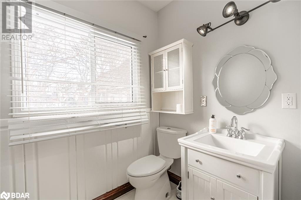 210 Bradford Street, Barrie, Ontario  L4N 3B6 - Photo 10 - 40693530