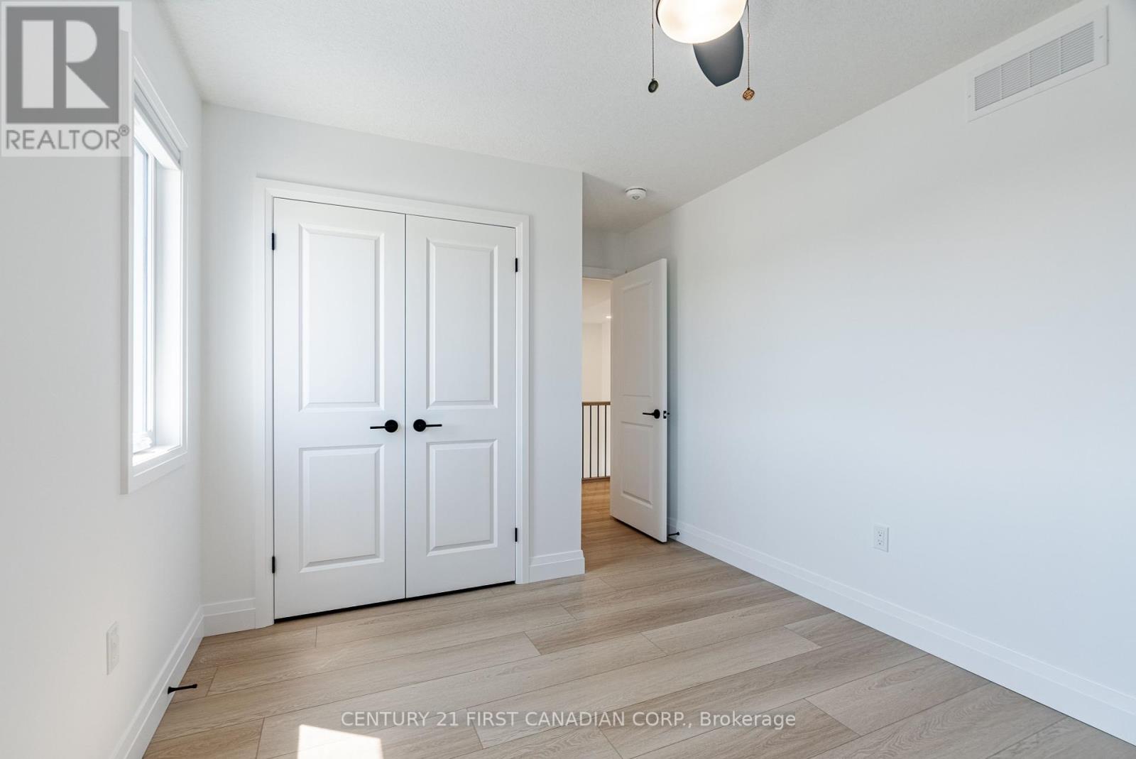 20 Postma Crescent, North Middlesex, Ontario  N0M 1A0 - Photo 31 - X11945871