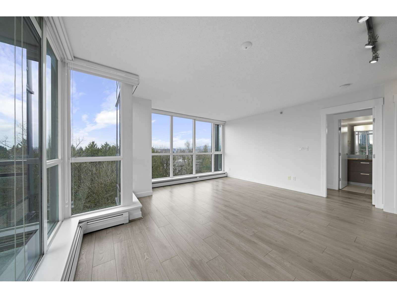 Property at 908 13380 108 AVENUE image 4